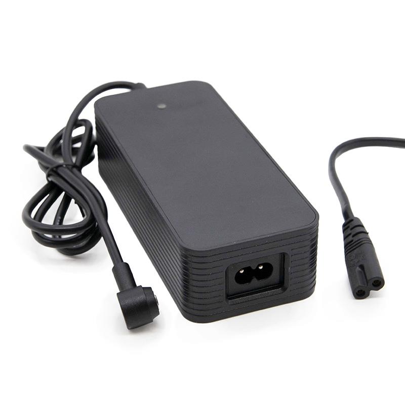 Cargador 36V (salida 41v) 2A conector GTC 8mm magnético para Mi4 pro