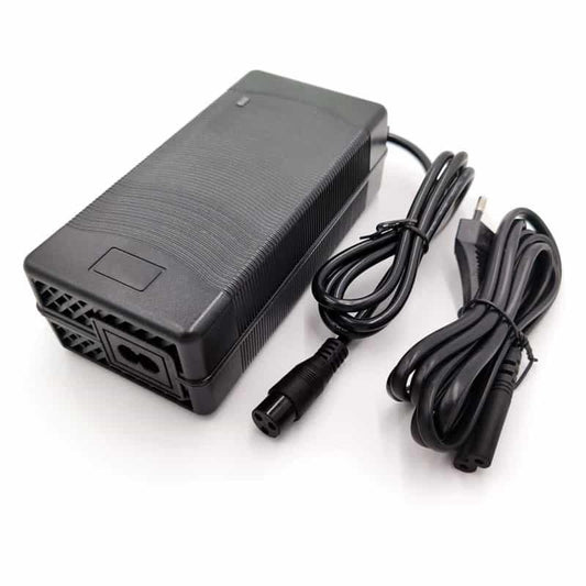 Cargador 60v (salida 67,2v) 2A conector GX16