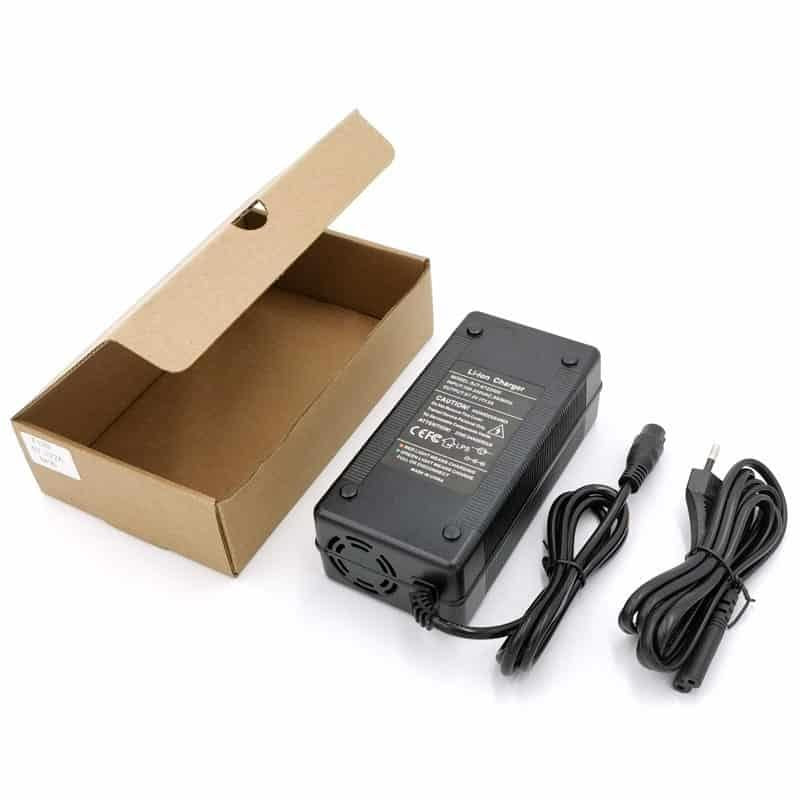 Chargeur trottinette électrique 67.2V 2A GX16 - Trott en Provence Chargeur trottinette électrique 67.2V 2A GX16 - Trott en Provence
