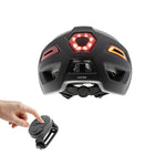 Casco negro con intermitente