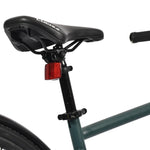 Bicicleta eléctrica urbana Atria azul claro 700c con marco de acero y frenos de disco