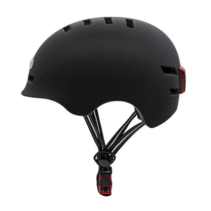 Casco con luz led delantera/trasera