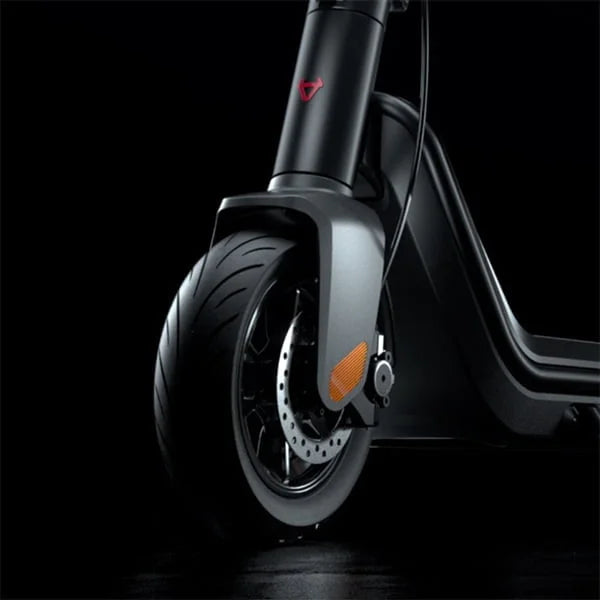 Rueda cubierta 10×2,3-6,5 CST Tubeless (NIU)